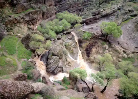 آبشار طلایی