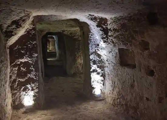 شهر زیرزمینی نوش آباد