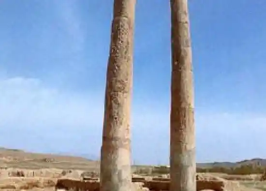 ستونهای سنگی خورهه