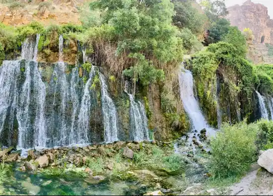 آبشار تنگ آباده