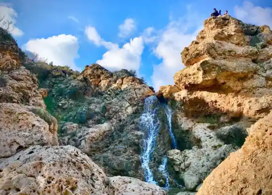 آبشار شیرین آو