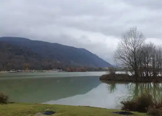 دریاچه آویدر