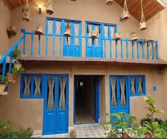 اقامتگاه بومگردی خانه باغ سینا-1