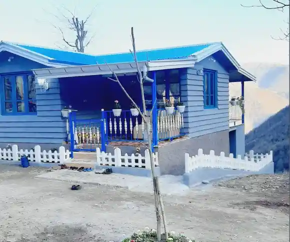 اقامتگاه بومگردی شمعدونی-1