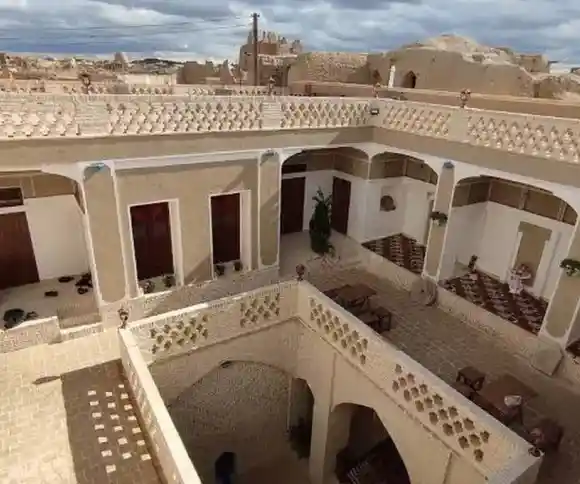 اقامتگاه سنتی بام نایین-1