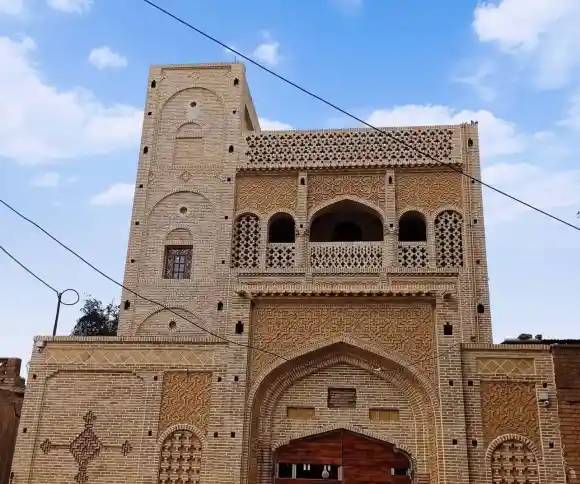 اقامتگاه بومگردی عمارت پورحسینی-1