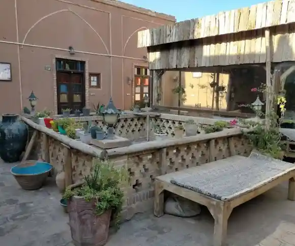 اقامتگاه سنتی کمال الملک-1