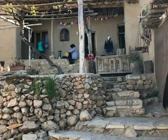 اقامتگاه بومگردی سرای هما-1