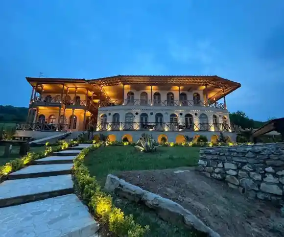 بوتیک هتل ونوشک-1