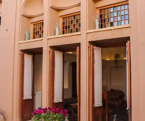 اقامتگاه بومگردی سرای چاووش-1