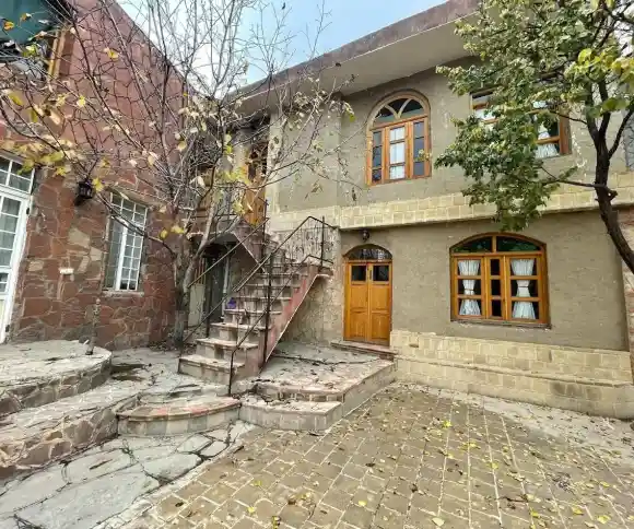 اقامتگاه بومگردی بام فریزی-1