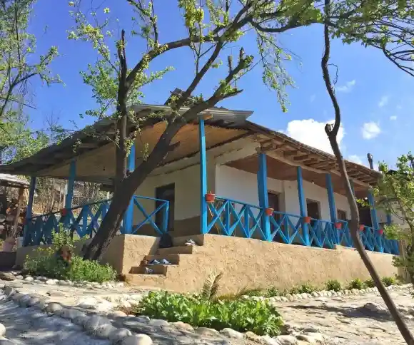 اقامتگاه بومگردی نیکی-1