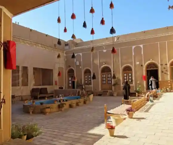 اقامتگاه بومگردی طیبی-1