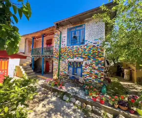 اقامتگاه بومگردی خانه ابریشم-1