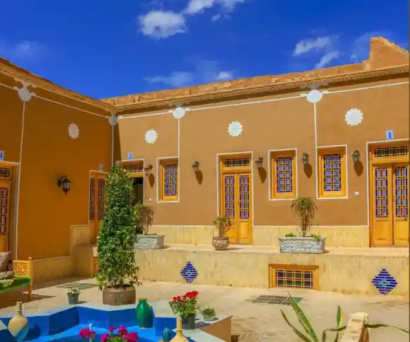 اقامتگاه سنتی شمعدونی-1