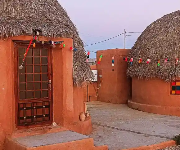 اقامتگاه بومگردی منقل آباد-1