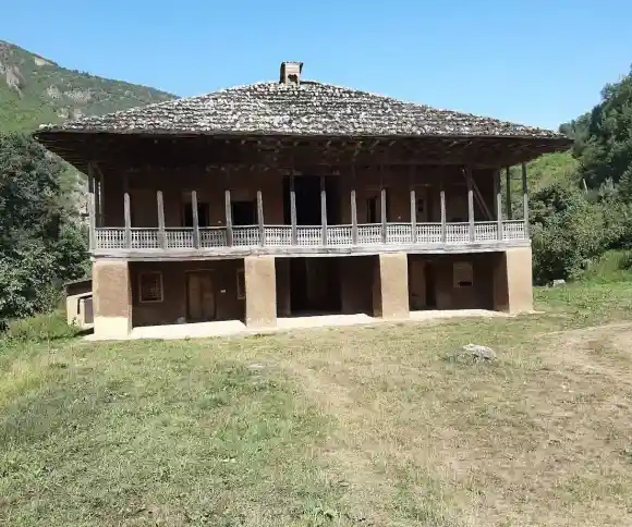 اقامتگاه بومگردی چامگاه-1