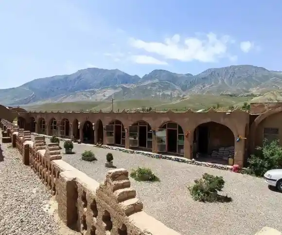 اقامتگاه بومگردی باباطاهر-1