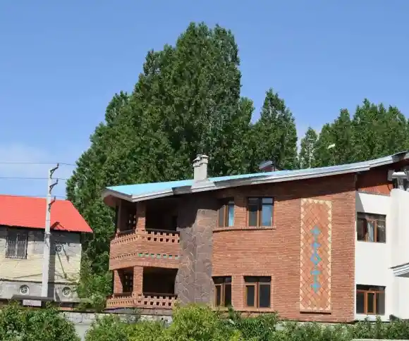 اقامتگاه سنتی ارزمان-1