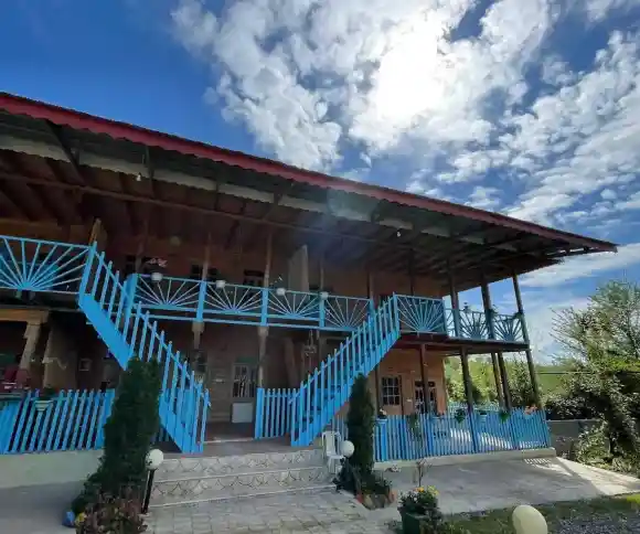 اقامتگاه بومگردی الماس سبز-1