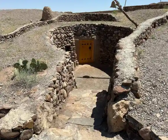 اقامتگاه بومگردی ده عروس-1