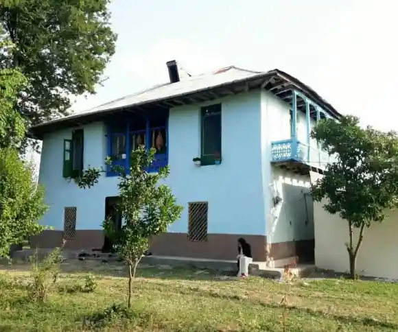 اقامتگاه بومگردی چراجی-1