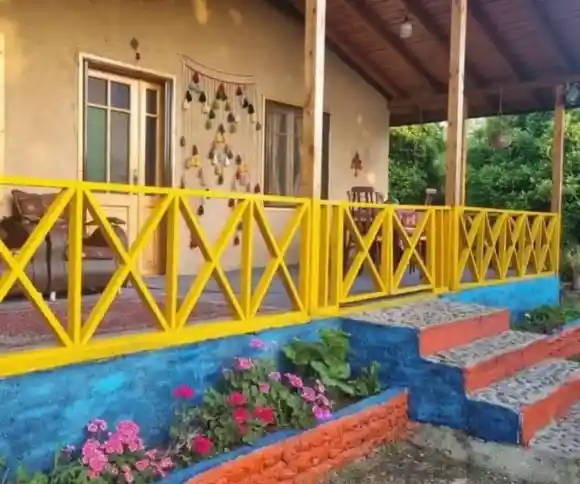 اقامتگاه بومگردی می جان یار-1