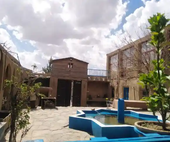 اقامتگاه بومگردی اجاده ابریشم-1