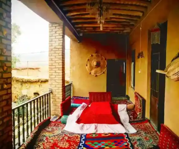 اقامتگاه بومگردی آژند-1