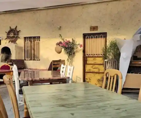 اقامتگاه بومگردی آفتاب چاهکوه-1