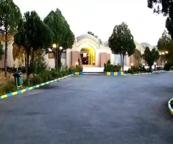 هتل جهانگردی گلپایگان-1