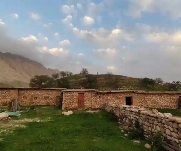 اقامتگاه بومگردی وارگه دالاهو-1