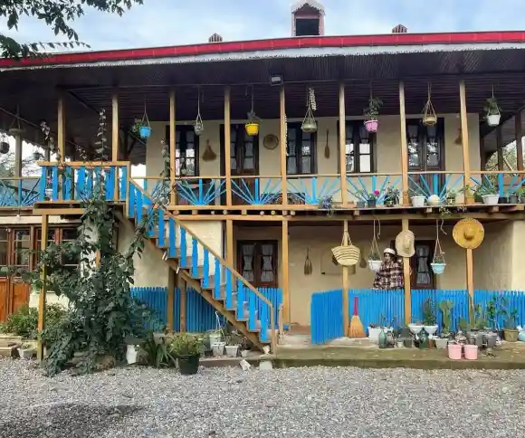 اقامتگاه بومگردی تی تی گل-1