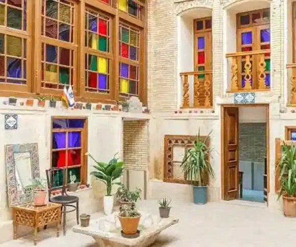 اقامتگاه سنتی پنج دری شیراز-1