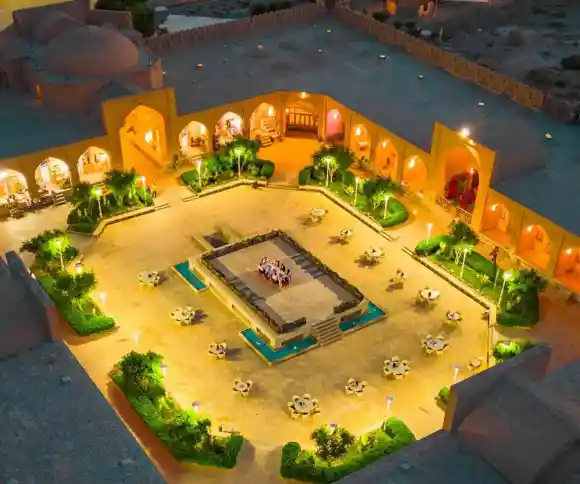 رستوران ارکیده کاروانسرای مادرشاه-1