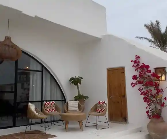 اقامتگاه بومگردی هوزا-1