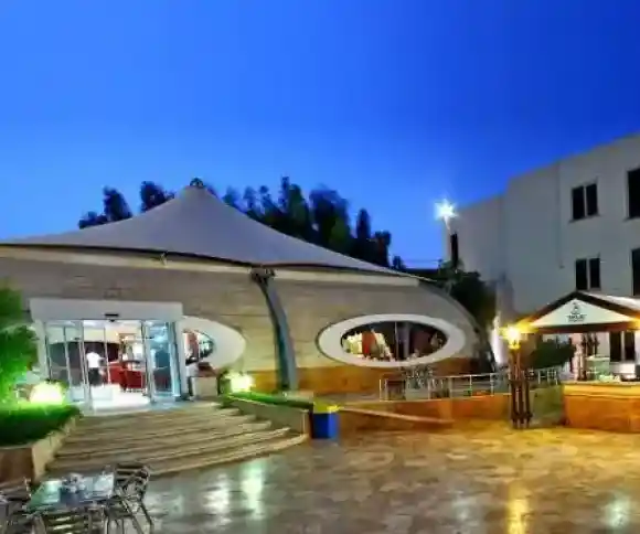 هتل تعطیلات کیش-1