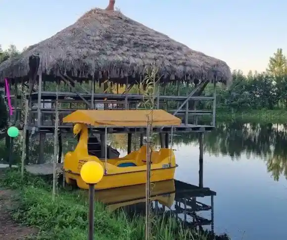 اقامتگاه بومگردی باغ ریحان-1