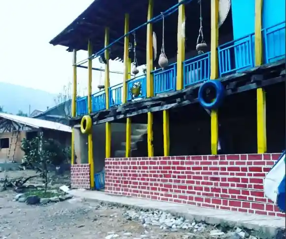 اقامتگاه بومگردی کراتچال-1