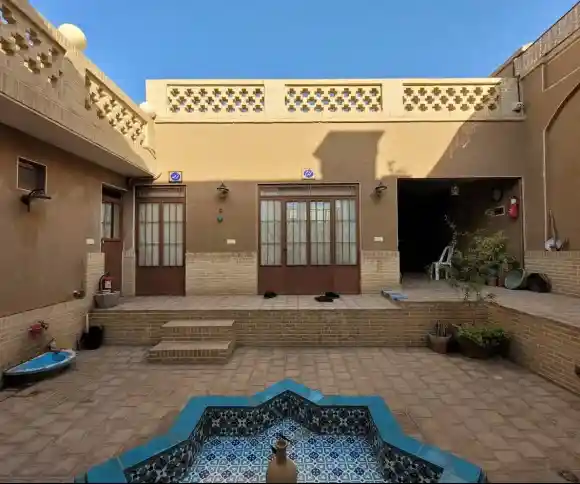 اقامتگاه بومگردی خانم تاج-1