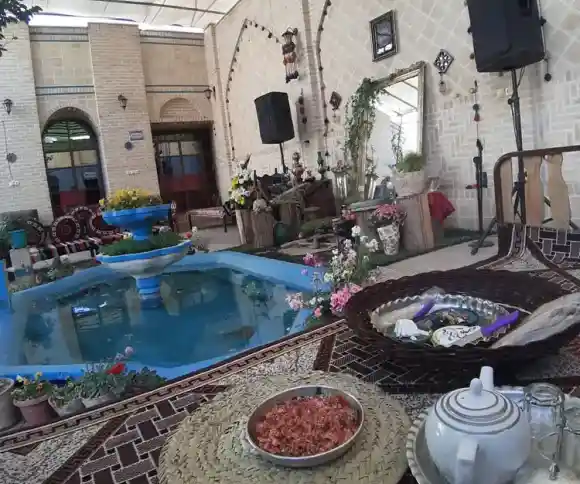 اقامتگاه بومگردی خانم کوچک-1