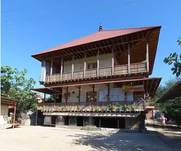 اقامتگاه بومگردی شاه ماهی-1