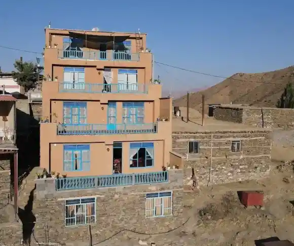 اقامتگاه بومگردی باوان-1