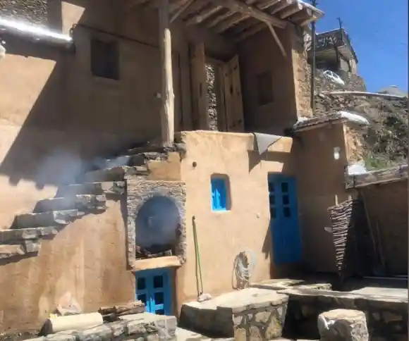 اقامتگاه بومگردی تاو-1