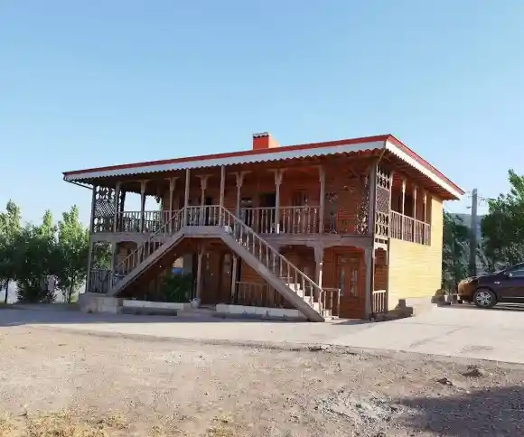 اقامتگاه بومگردی بام رودبار-1