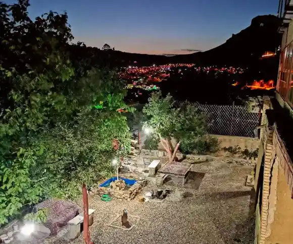 اقامتگاه بومگردی بام سمیرم-1