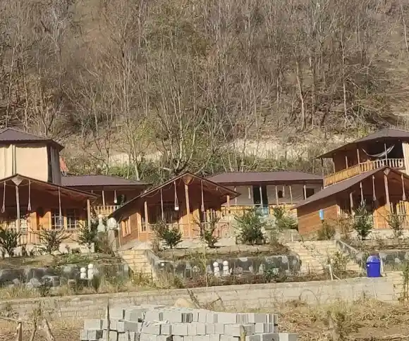 اقامتگاه بومگردی ماه بی بی-1