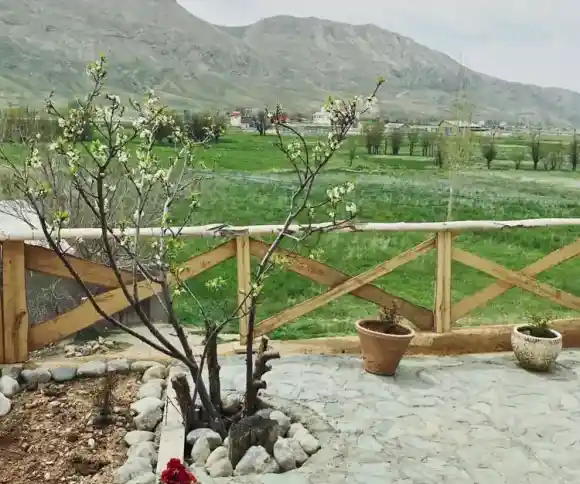 اقامتگاه بومگردی متا-1