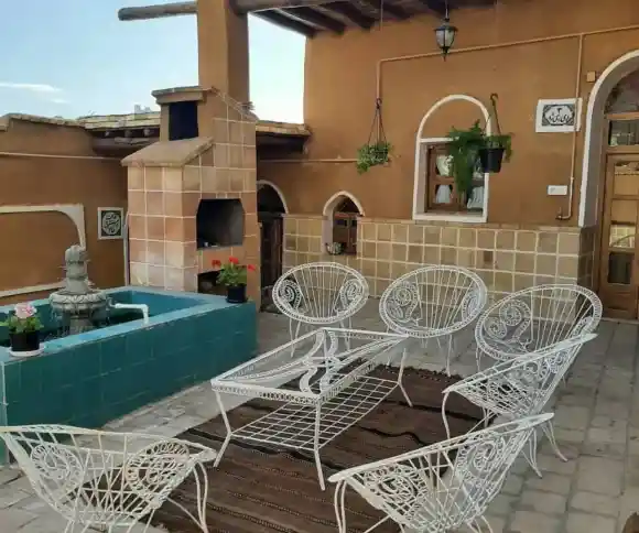 اقامتگاه بومگردی سرای پله و طاقچه-1