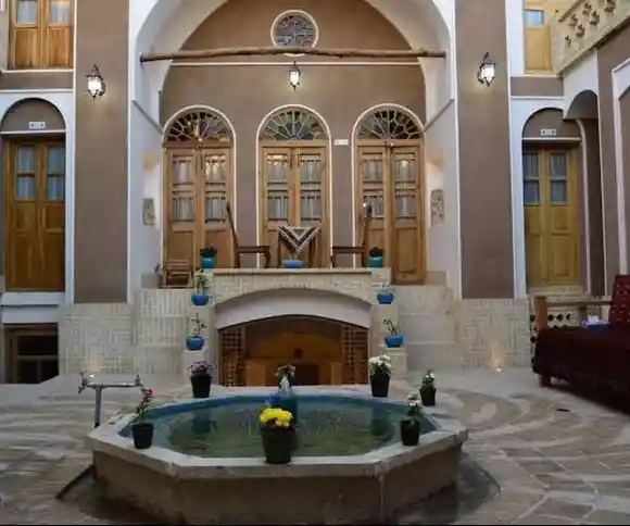 اقامتگاه بومگردی سرای سایه-1